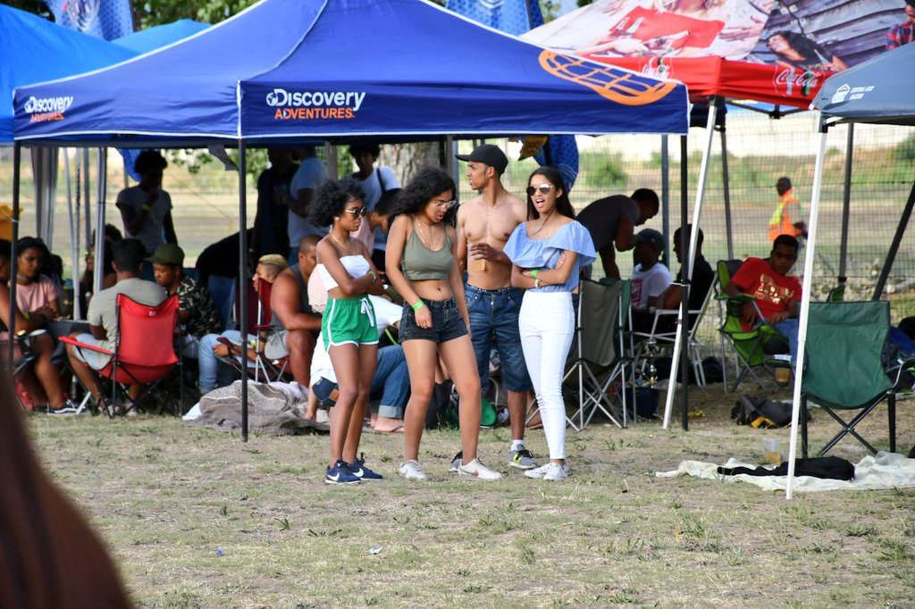 GoodHopeFM's tweet photo. It's definitely festive at Summer Splash Paarl with @djdrjules
#DrsInTheHouse
#SummerSplash2017 https://t.co/0XEo1eSvCI