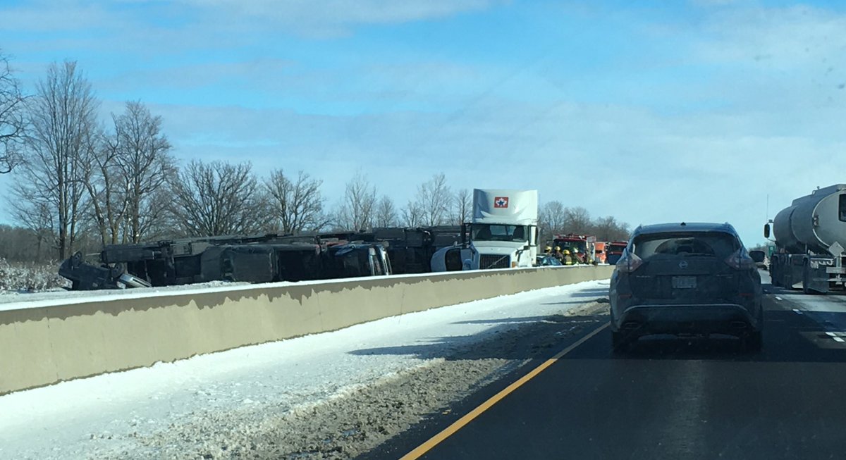 APreciousProd's tweet photo. The 401 near #Belleville traffic https://t.co/w7CthJmZVE