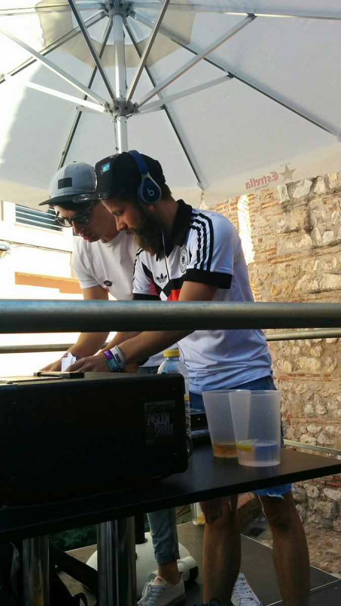 ¡Tenemos más! Puntos de animación musical para empujar a los corredores  🎶 
🔊 Brasco DJ > Plaza de Santo Domingo.
🔊 Profeta Belga > <a href="/DominosPizzaGua/">Domino's Guadalajara</a> Av. de Francia
🔊 <a href="/zubba_batucada/">Zubba Batucada</a> > Salida y meta.
Y los que vayáis a animar a los participantes podéis acercaros y 💃🎶