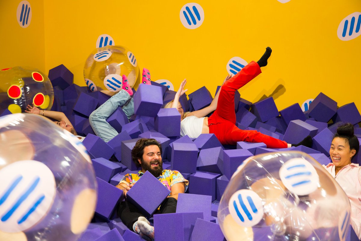 loopnyc2's tweet photo. Experiental goals!! @Refinery29 Refinery29's awesome 29 Rooms are deffo our crush of the day!!! #29Rooms #refinery29 #loopitnyc #experientalmarketing https://t.co/IblfPcpsVB