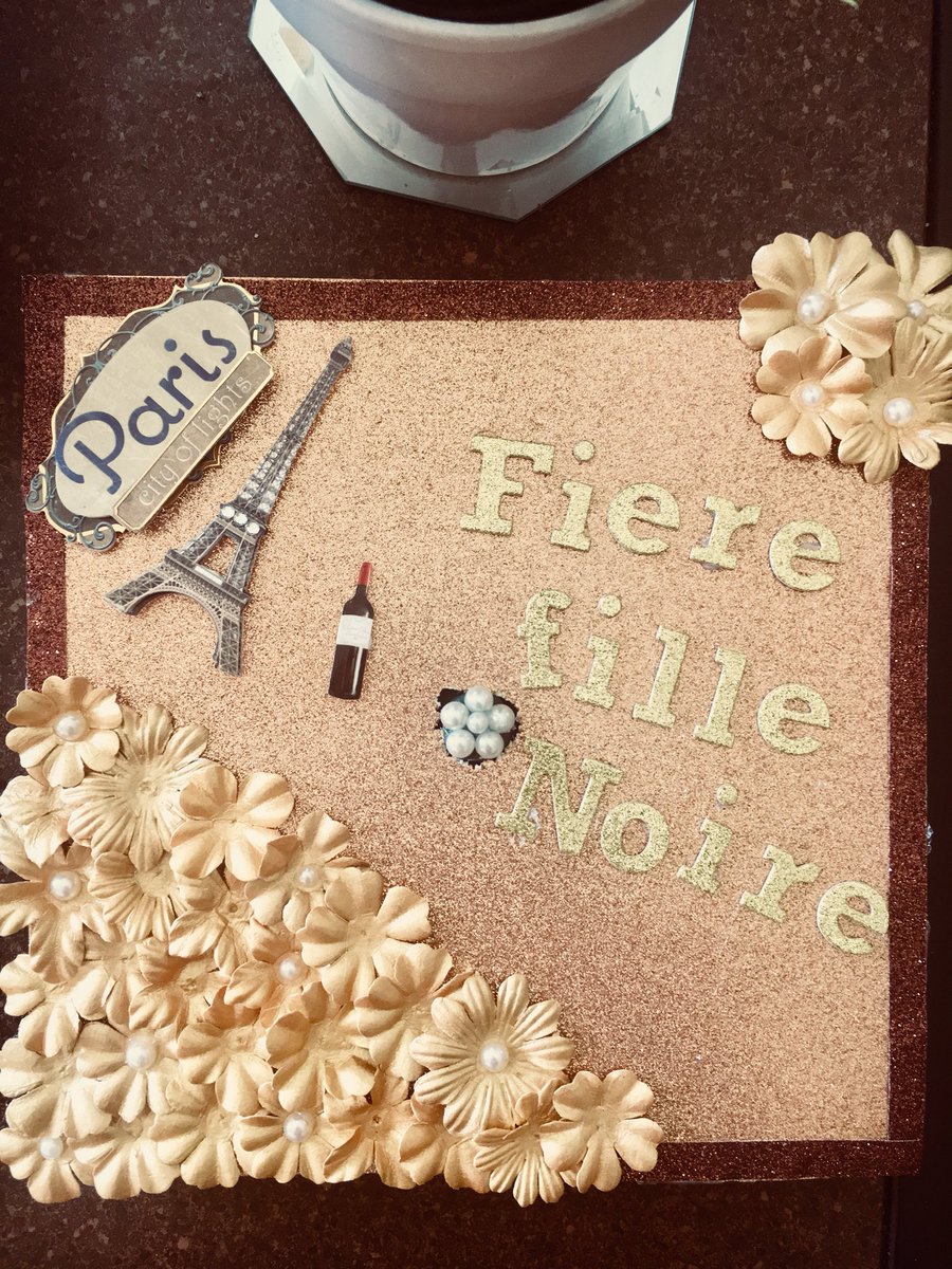 fierefillenoire's tweet photo. Graduation in 3 hours! πππ©π½βπ#issadegree https://t.co/R1Se37AueJ