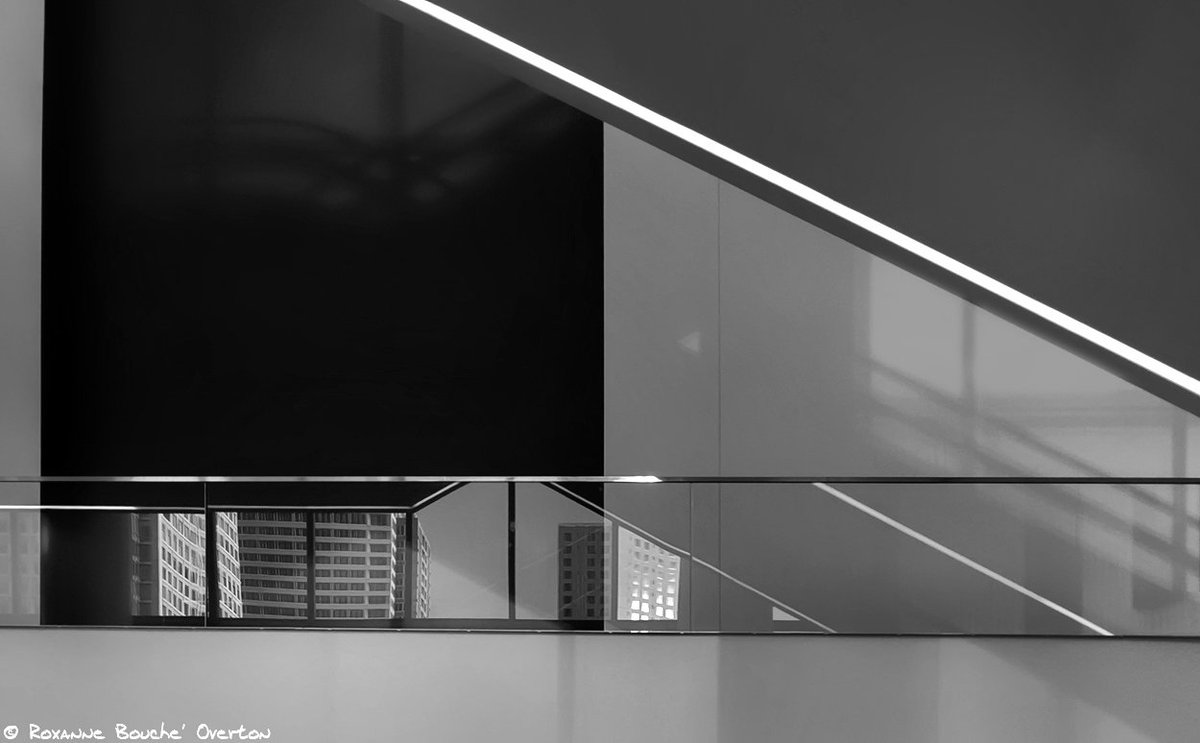 roxanne_overton's tweet photo. https://t.co/4XCoITwuj0 – where you will find more photography and information on my instructional photography books. #california #visitcalifornia #sanfrancisco #sf #sfguide #49miles #shoot2kill
#moscone #reflections https://t.co/G7lGNtZ83t