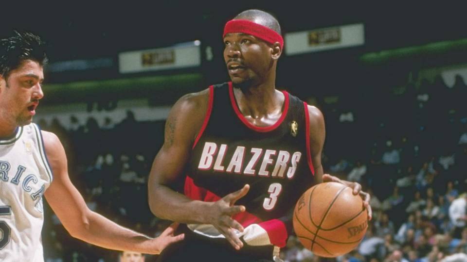 Happy Birthday to Cliff Robinson, who turns 51 today! 