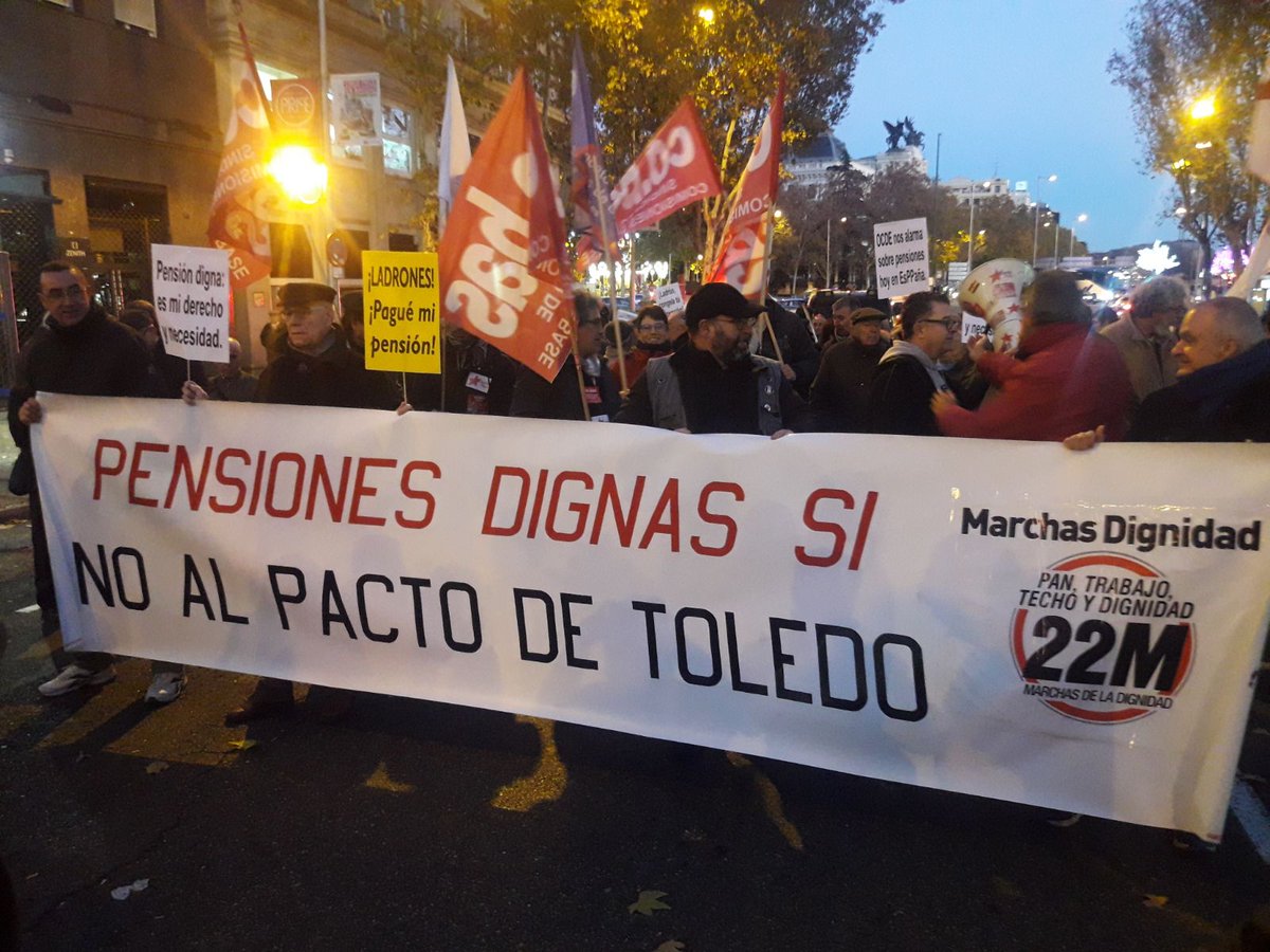 iDiarioES's tweet photo. #16DYoVoy Ahora en #Madrid Manifestación en defensa de las #pensiones. Basta de saqueo! No al pago de la deuda criminal e ilegítima! @MadridMarchas22 @CRTorg https://t.co/1cwKJBHnlz