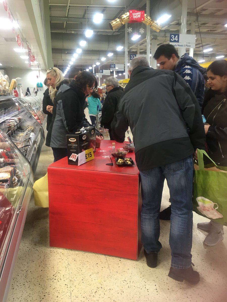 Customers loving the olive tasters at Tesco Walkden today <a href="/Andrew_Deignan/">Andrew Deignan</a> <a href="/Falmeister/">Fallon</a>