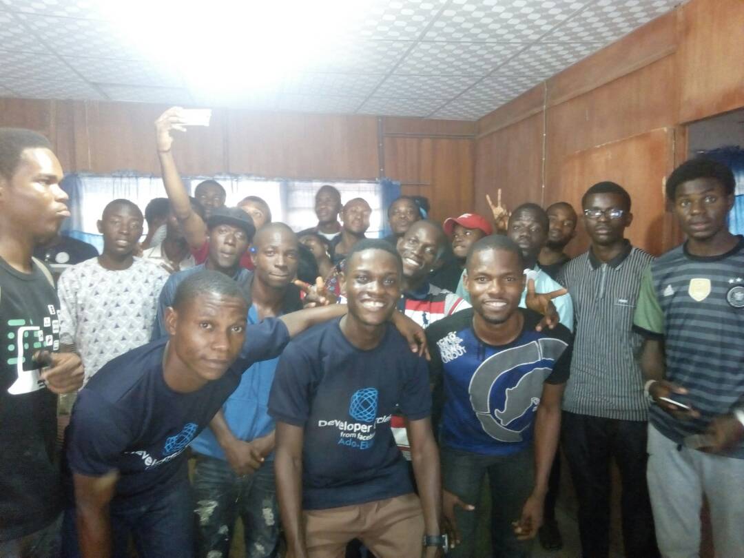 anc_ekiti's tweet photo. Ekiti was lit!!!!!! We had an awesome time at Tech hub Ekiti state University. Thanks to #Github and #jetbrains swags and free licenses for raffle draw were made available. #droidomania #anc_ekiti #androidngr https://t.co/Ynqs39VjKk