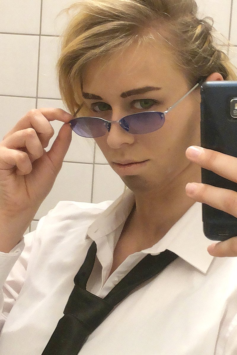 Cust0diana's tweet photo. For reasons I had to pick out old selfies again
Eric Slingby! One day I'll cosplay you !!! (just say this since 2011/2012 ?)
OTL
(WIP from 2014 own Hair - no wig!)
Need my Alan @JonaNoKoe
#Eric #Slingby #EricSlingby #Shinigami #Kuroshitsuji #GrimReaper #EricAlan https://t.co/oHUmdnXEUD