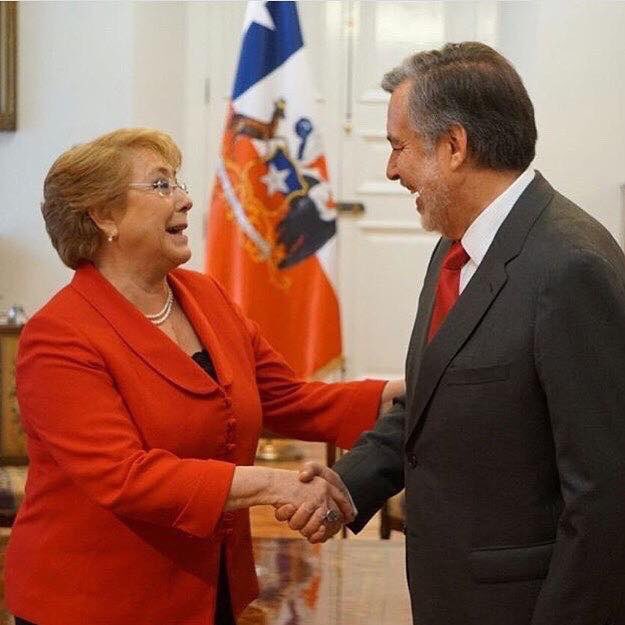 FelipeParadaM's tweet photo. 1. Por amor a Bachelet 
2. Porque estoy seguro que en 4 años tendremos aprobado el matrimonio igualitario y la ley de identidad de genero
3. Por la educación gratuita y porque le va quitar ese peso de la deuda del CAE a 350 mil personas  
4. NUEVA CONSTITUCIÓN  #YoVotoXGuillier https://t.co/0oItFuHitB