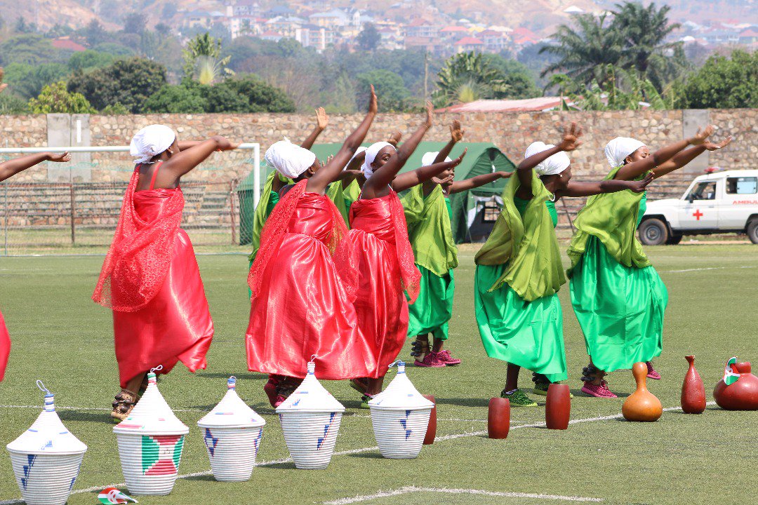 Claudenshim's tweet photo. The #20thComesaSummit will also enjoy the culture of #Burundi (drumers, traditional dances, Intore worrior dance, Agasimbo acrobatic dance) @COMESA20th 
@comesa_lusaka 
#kazecomesa20 https://t.co/tEbGw9X2xW