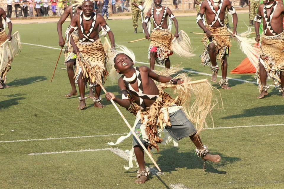 Claudenshim's tweet photo. The #20thComesaSummit will also enjoy the culture of #Burundi (drumers, traditional dances, Intore worrior dance, Agasimbo acrobatic dance) @COMESA20th 
@comesa_lusaka 
#kazecomesa20 https://t.co/tEbGw9X2xW