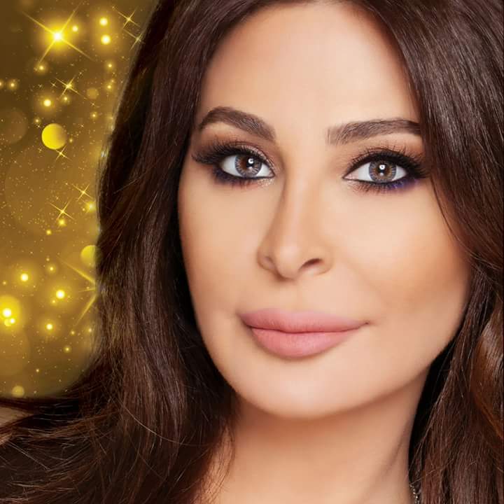 dina_3131's tweet photo. Beautiful Elissa and her Gray Air Optix Colors ๐
#FreshLook
#ElissaCollection ๐ https://t.co/rdSA7NxCv7