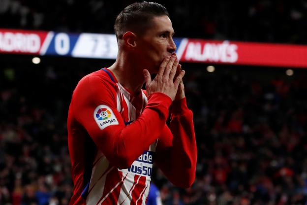 lequipe's tweet photo. L'Atlético de Madrid s'impose face à Alaves et devient dauphin du Barça https://t.co/F4n65iCWfi https://t.co/hjXtpbmNEE