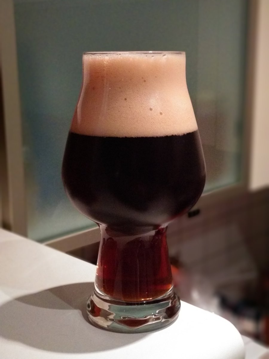 brkleebrewery's tweet photo. Brown ipa "Oxi moron" je (kao što ipa-i i priliči) gorka za poludit! Ipak ima dry hop arome, a osjeti se i slad. Head retention itekakav + postojan lacing. Od gorčine trne jezik, što će svaki hophead cijeniti :) Živjeli! #homebrew #brownipa #oximoron https://t.co/9BV2MaFpQi