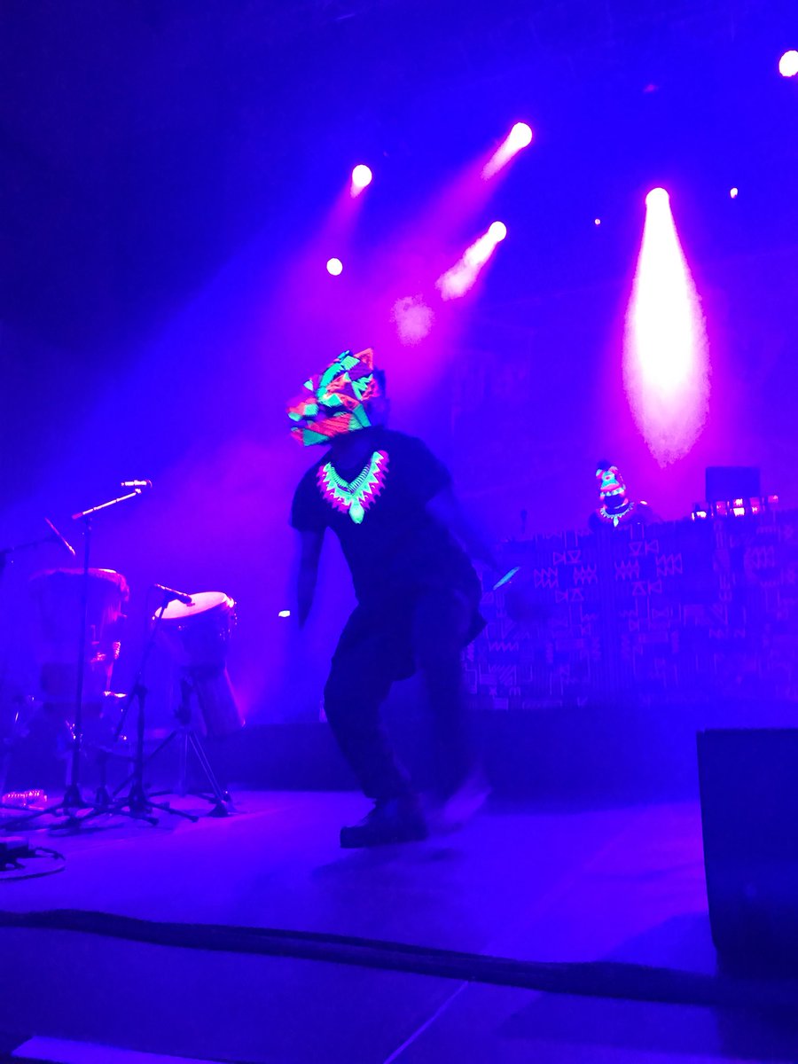 FrCol2017's tweet image. Au tour de @GhettoKumbe d’enflammer  le @104paris #AnneeFranceColombie #FranceColombieLeFinal @ColFra2017