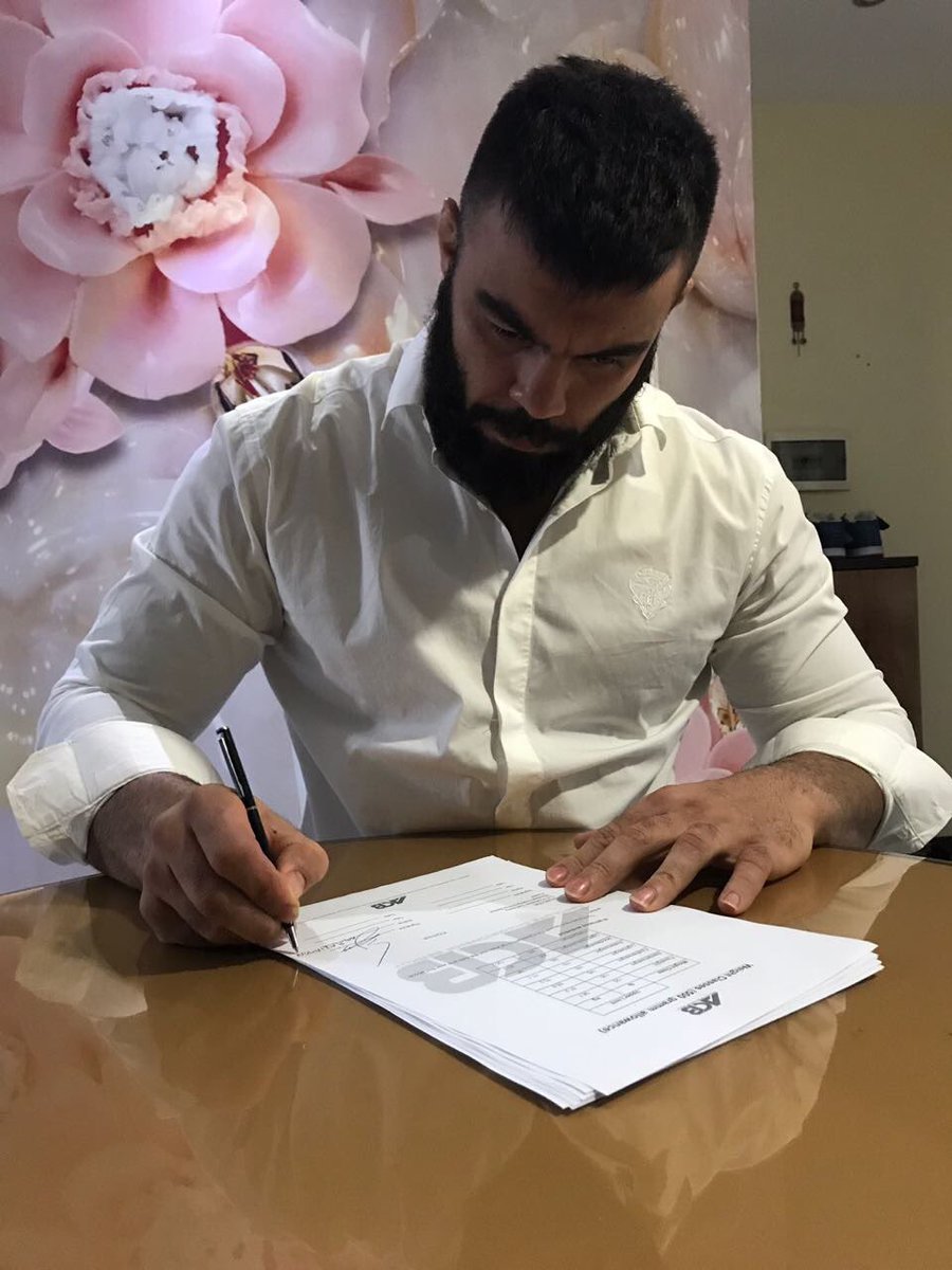 BraveIgor's tweet photo. @IranHWbeast signed with @ACB_League @Jolassanda @benfowlkesMMA https://t.co/S9hUFt1fqk