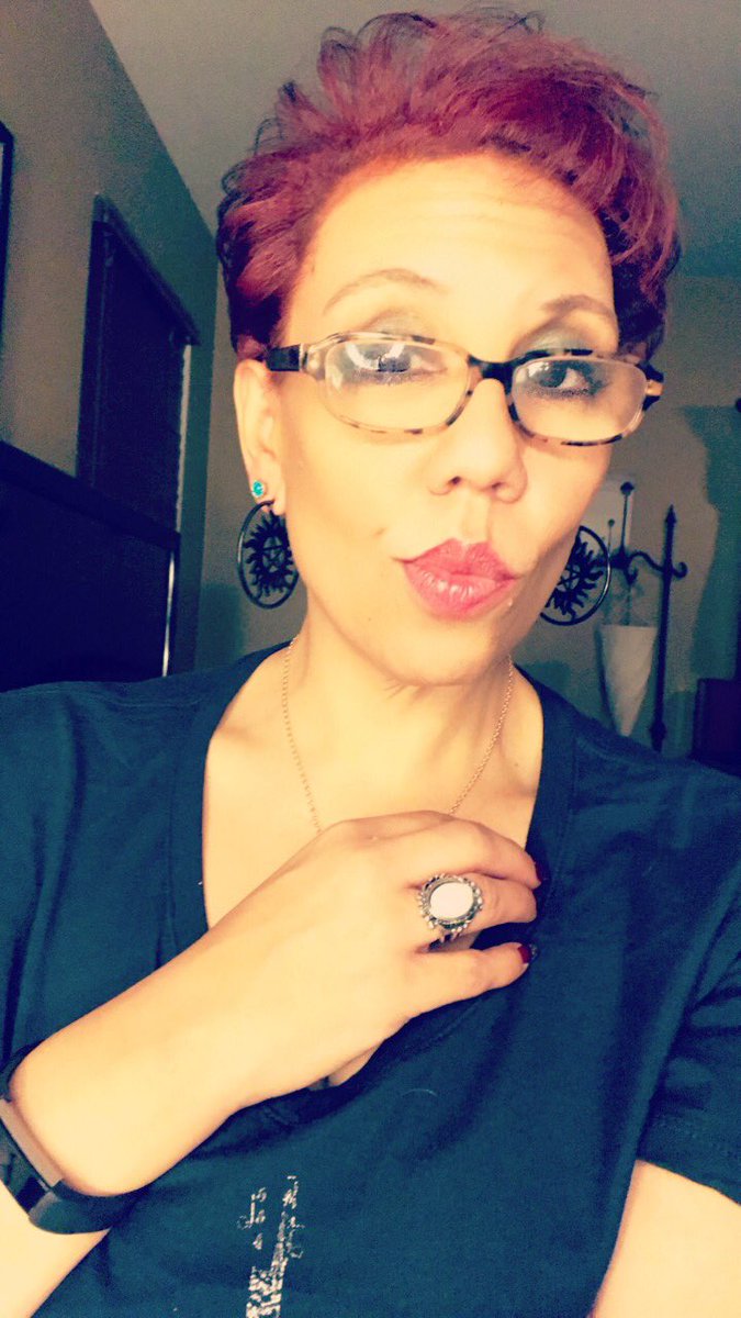 erikaswalwell's tweet photo. Feeling quite badass with my new haircut and my new ring which is a take on Death's ring. @_LisaBerry #billieisback #billieisdeath #SPNFamiIy #Supernatural https://t.co/pUo5vU4Z3c