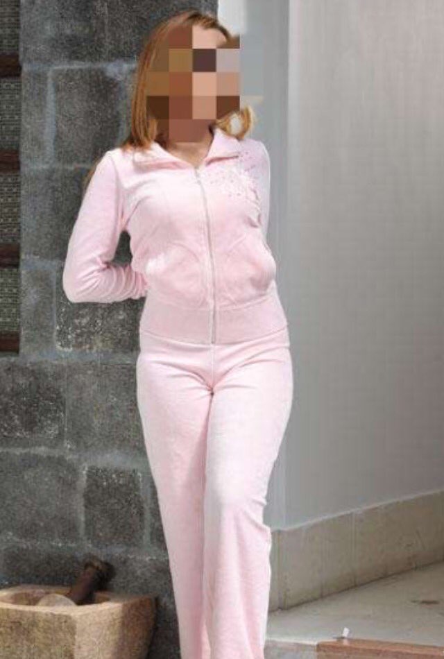 تحس بشعور حلو لما تمشي مع اختك الكبيرة في الشارع وتحس اغلب شباب الحارة ينيكوها