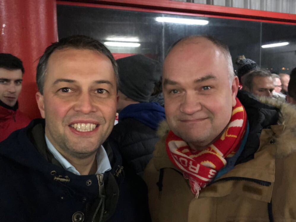 BjornRzoska's tweet photo. Samen met @egbertlachaert in Luik om te supporteren voor ons ploegje! #stagent. Allez Standard!! https://t.co/pWJBMIaYn4