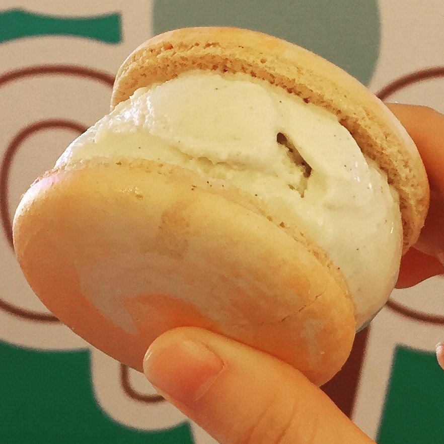 GoodScoopDavis's tweet photo. Weekend Special: Pumpkin Spice Macaron ice cream sandwiches are only $4 even better get two for $7. But only while supplies last! https://t.co/tDCcuST4in
