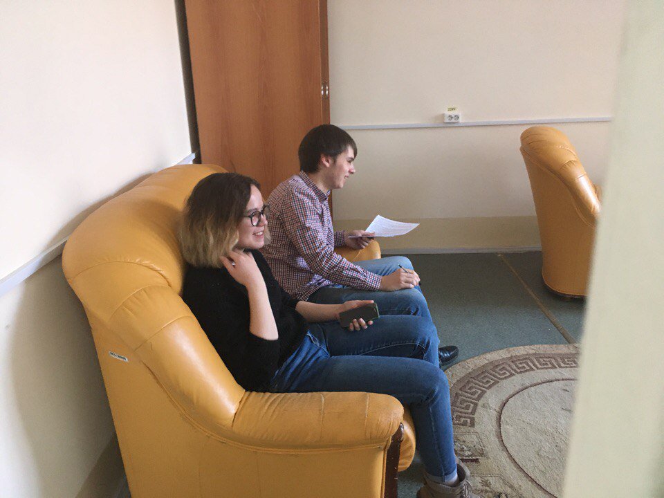 SeriousDashk's tweet photo. Развалились. https://t.co/T73vcHt4Rw