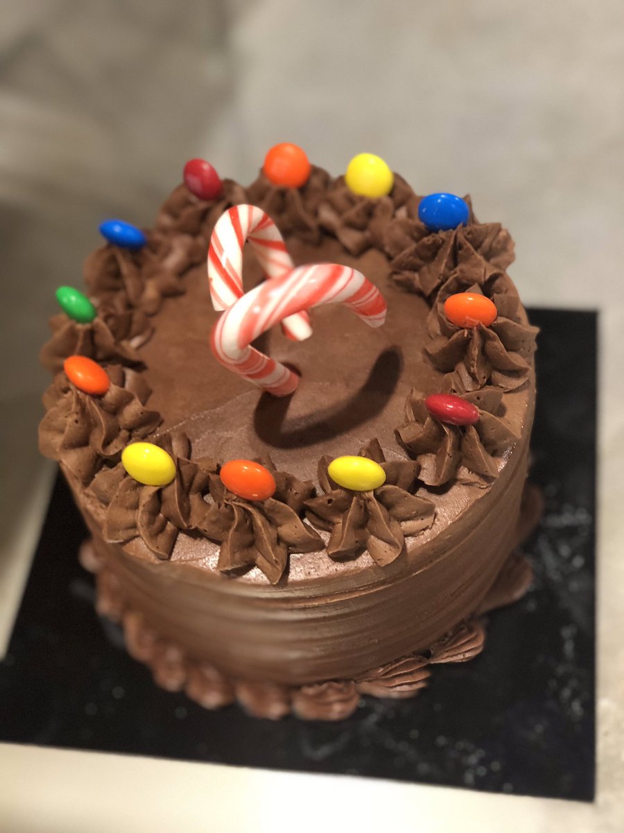 CityMarketKits's tweet photo. Look! Santa sent cakes from the North Pole. Magical right. Fresh in our bakery now. #minicakes #SantaClaus #acebakery #candycanes #opendaily #arbutus #kits #dunbar #shaughnessy #granville #broadway #pointgrey #UBC #locallyowned #freeparking #weloveSanta #welovecake #welovefood https://t.co/1aU9zR7OWV