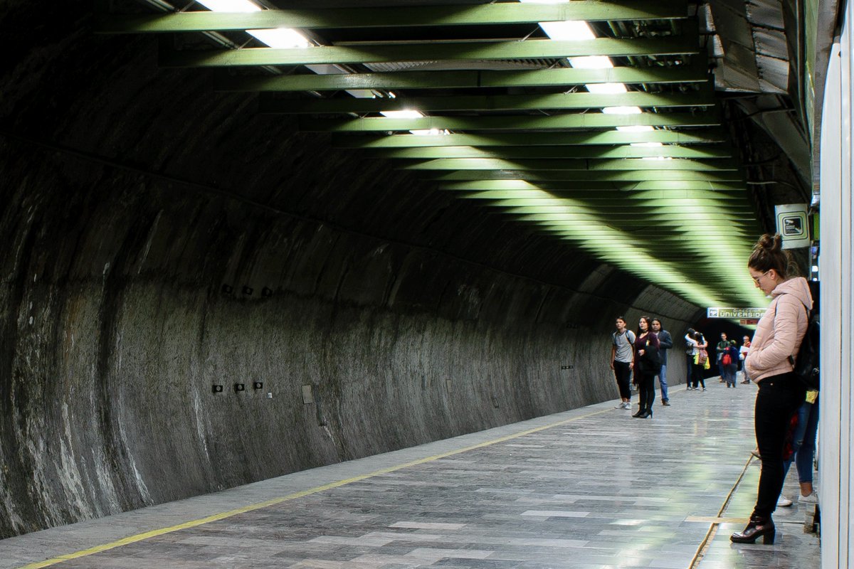Diegodelapaz10's tweet photo. Waiting for... | #CDMX #metro #perspective https://t.co/3z387I9Y8b