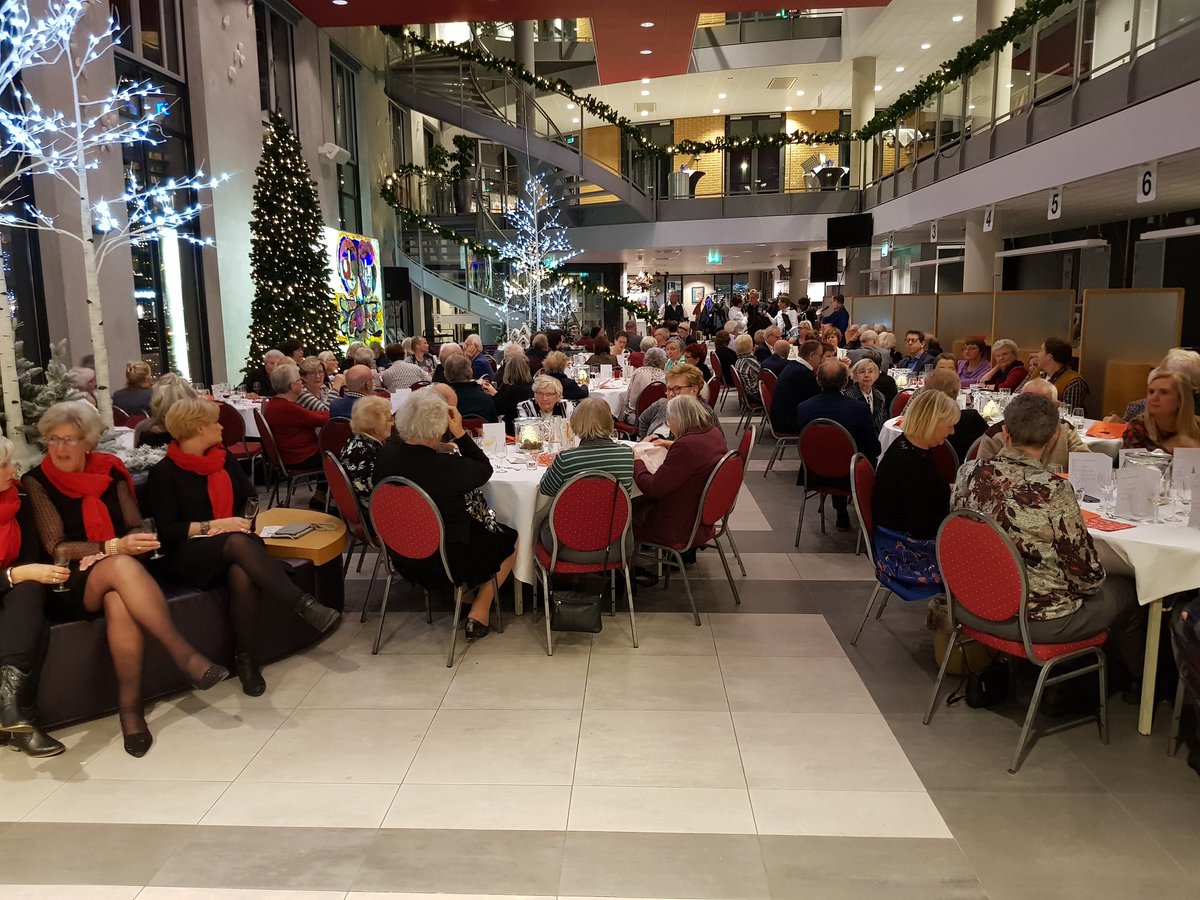 timderudder's tweet photo. Mantelzorgdiner op het stadhuis. Gasten uit de hele IJmond. #mooidit #gezellig met @haydarerol @ceciliavanweel @JDorenbosdeHen @martijn_e_smit @RobertteBeest https://t.co/LCcyznEoNm