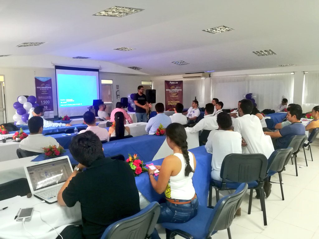 ParquesoftMet's tweet photo. "No temas fracasar" Rafael Socarras #workshopsweekend #AppsCo @mensajerosurban https://t.co/ZPVBXXBjTW