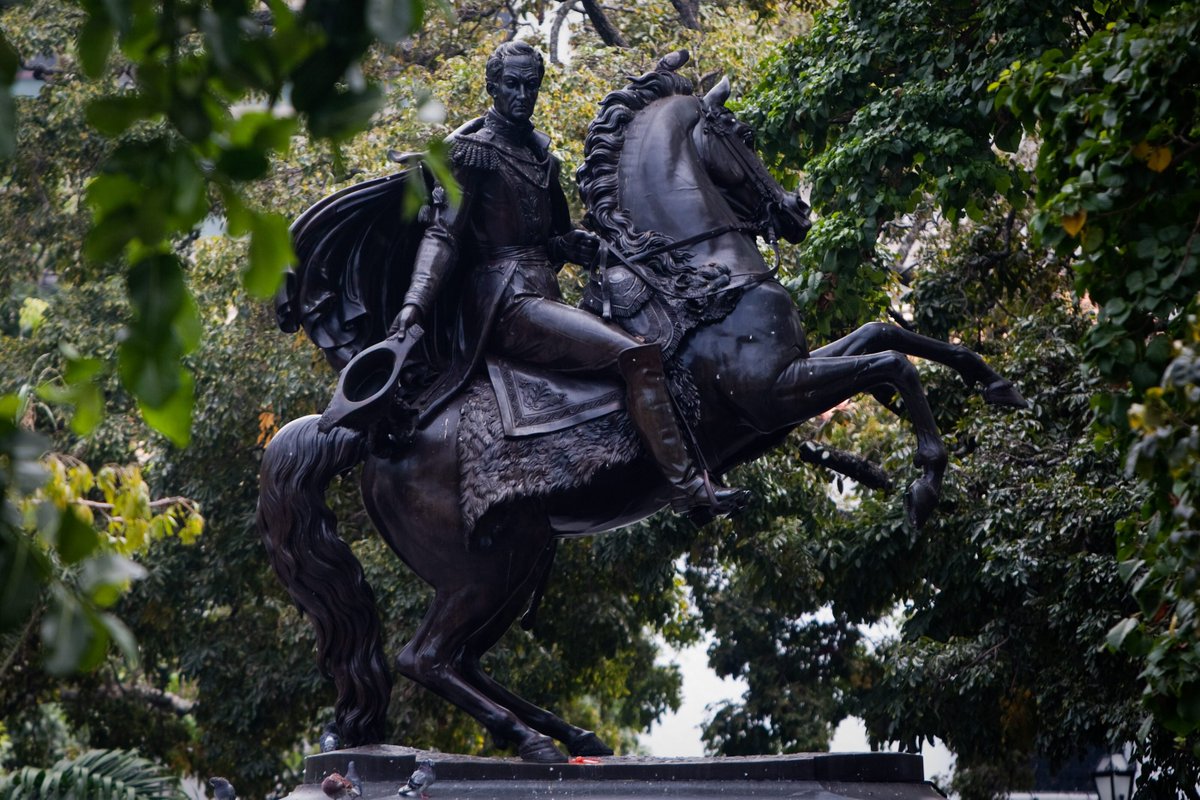 #Venezuela y #Colombia conmemoran 187 años de la muerte del Libertador Simón Bolívar bit.ly/2Cpon1U