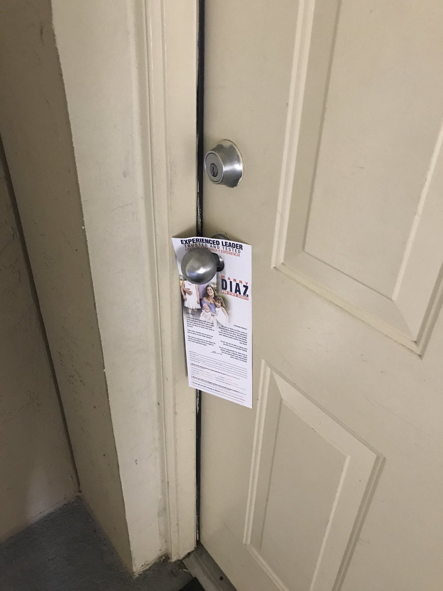 Danmartinez305's tweet photo. Last minute holiday canvassing for @RepMannyDiazJr #MDJ2018 #TrustedandTested https://t.co/1PrDdmv7WO