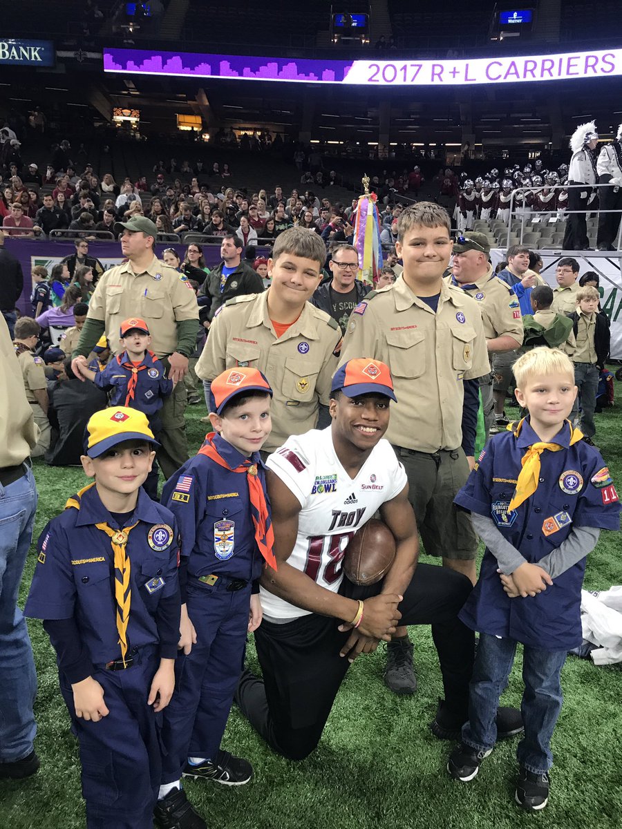 ccccdad's tweet photo. To carriers New Orleans bowl w the scouts https://t.co/3JDzr1yl6I
