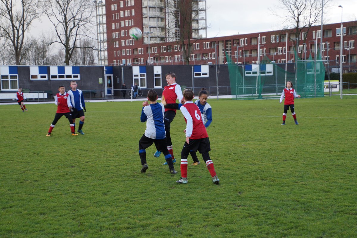 Laatste competitiewedstrijd voor de winterstop voor <a href="/vvNECDelfzijl/">vv NEC Delfzijl</a> JO13-3. Ze verloren met 2-3 van <a href="/AmicitiaVMC/">Amicitia VMC</a> JO13-1G