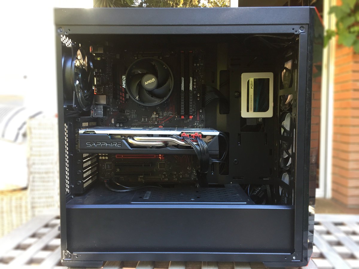ArminecraftYT's tweet photo. -PC UPDATES
So this is it, my PC right now in all its glory. I'm extremelly proud of all the work I did to build it myself. I would really like to thank both @paulhardware and @bitwitkyle for helping me to learn most of what I know now.
This is my PC list: https://t.co/GJr901Ph4f https://t.co/BFYXjbwXux
