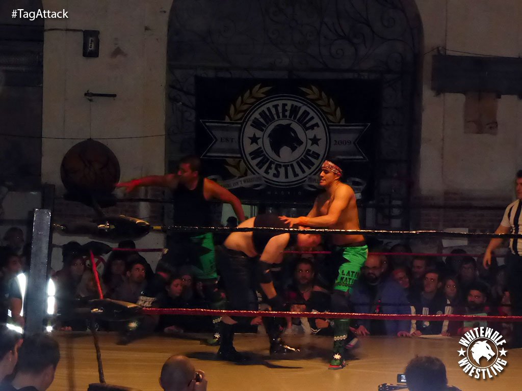 La_tripleW's tweet photo. Latination también supera la cuarta ronda del gauntlet de #TagAttack y se enfrentan a Utopía https://t.co/pDsnASH4QQ