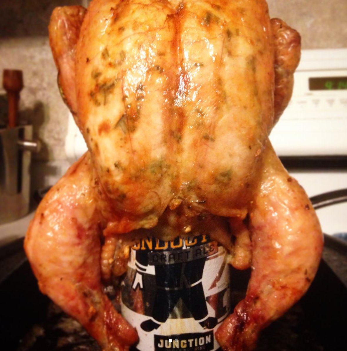 JUNCTION_CRAFT's tweet photo. @ThisYearsBrew is cookin' with @JUNCTION_CRAFT beers Cheers Beth!π»
https://t.co/Y6SAttBbma
#ConductorsCraftAle #EngineersIPA #CookingWithBeer π https://t.co/4GvzZblOER