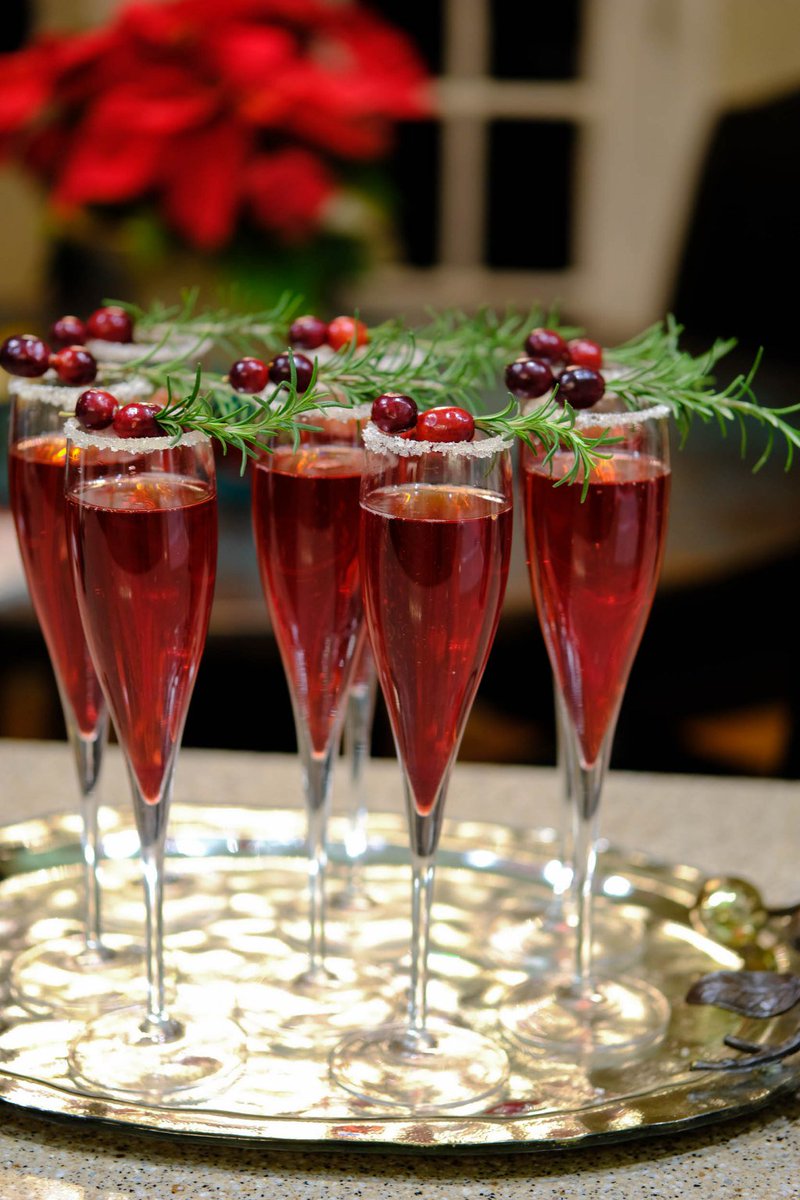 lizskitchen's tweet photo. Sparkling Pomegranate Mimosas https://t.co/69kloDVtgn https://t.co/UQIp4HllHA