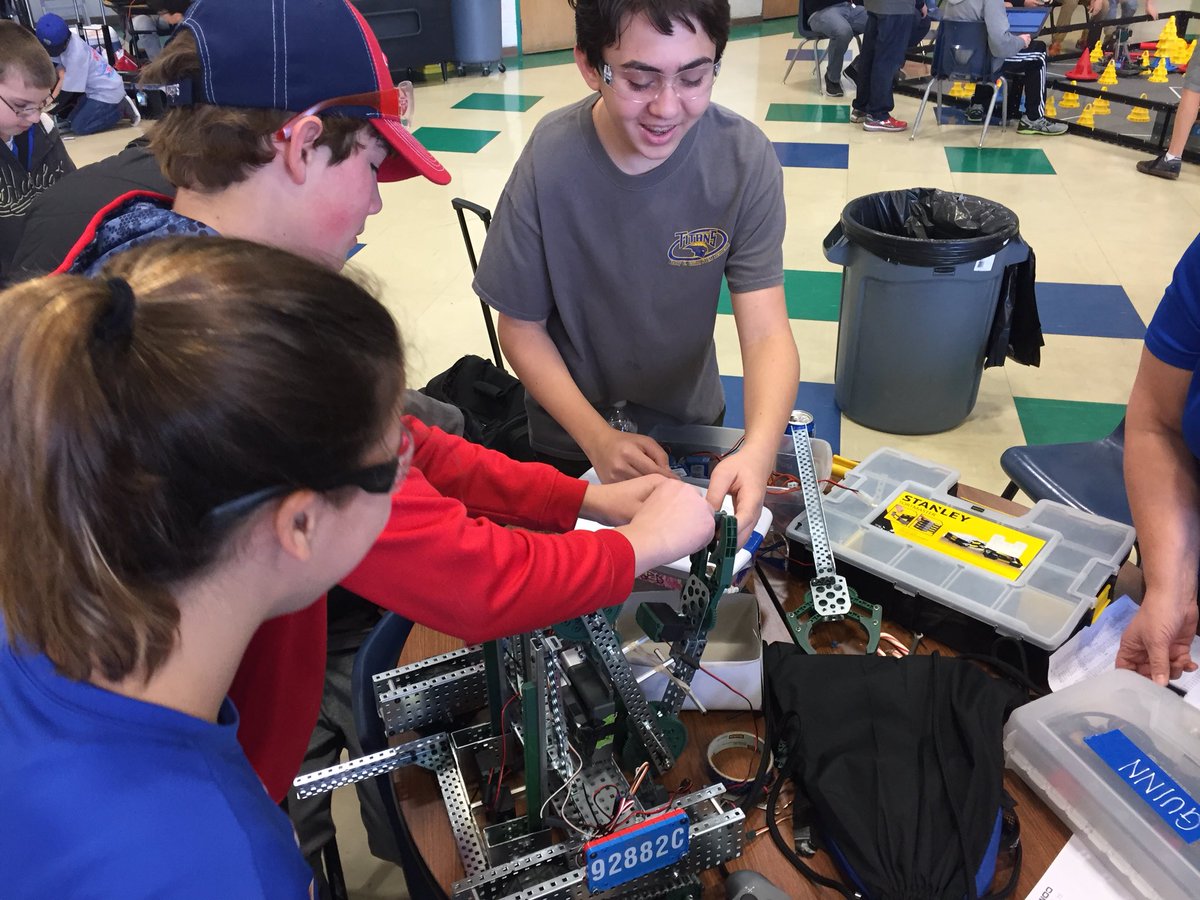 kcgmsstem's tweet photo. Guinn’s Mechanical Titans competing at the VEX robotics competition. ‘Bot’ on Titans! https://t.co/xaX94XVg8O