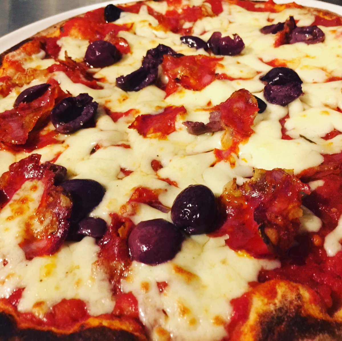 nineteen_bar's tweet photo. D I A V O L A 

#streatham #pizza #diavola #spicy #19streatham #instreatham #mystreatham #italianfood #italiantaste #buonappetito #brixton #balham #clapham https://t.co/gUeR97GyJv