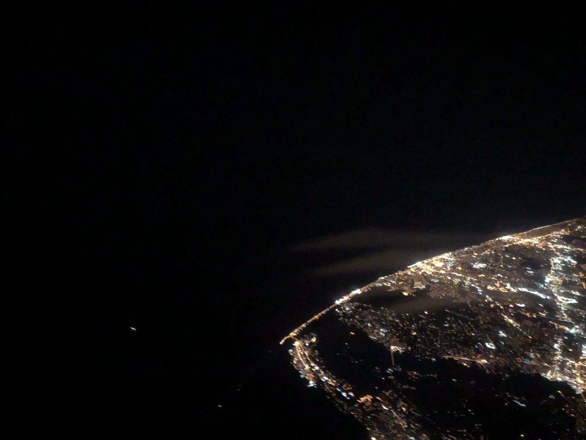 _love_holly_'s tweet photo. We flew right by the edge last night!!! #beautiful #flatearth #flatearthers #flatearthtruth #notround #bob https://t.co/hxfYSON0Fx