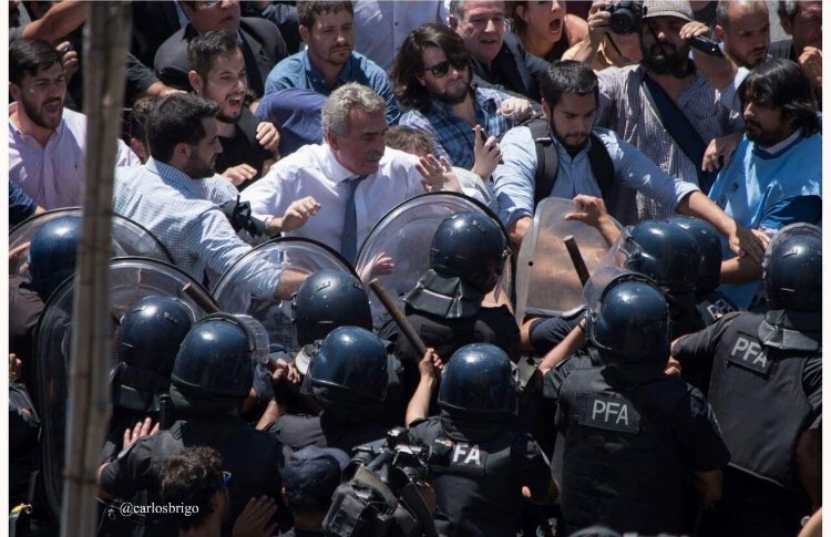 pitinruizaragon's tweet photo. El lunes vamos a rechazar nuevamente el ajuste a los jubilados.
#ConLosJubiladosNO https://t.co/MyQDPRiFPa