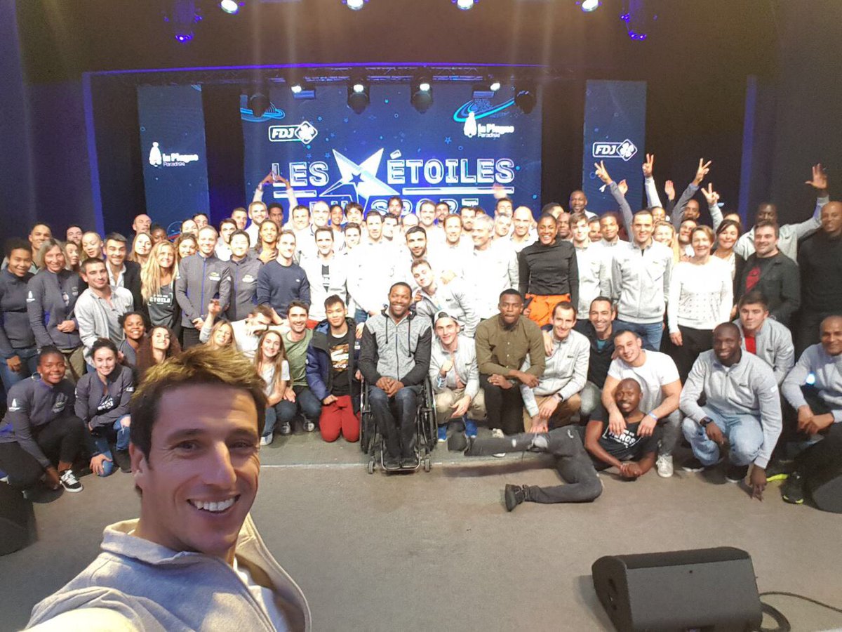 Un grand merci à la famille des #EtoilesDuSport. Une 16e édition qui rassemble les athlètes de toutes les générations