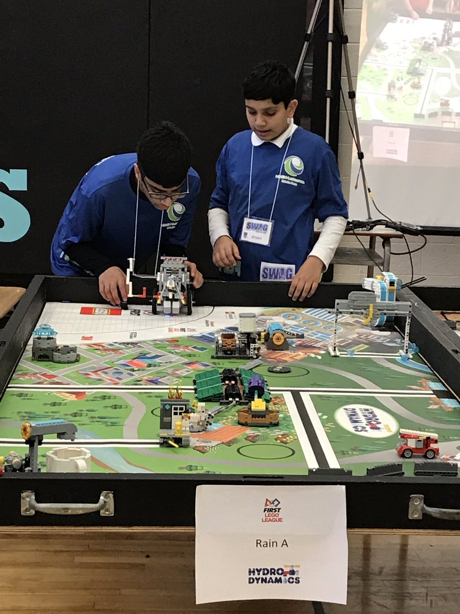 RoulaSkordakis's tweet photo. Tension is high at first of three final challenges. Go Humberwood SWAG Team! @JNanGrand @ren_mann @HumberwoodDowns @MrsCamposClass https://t.co/jFX8VVWM9L