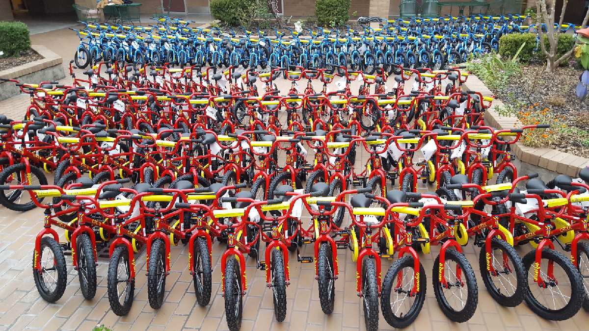 BlackES_AISD's tweet photo. We want to thank CYCLE Houston for donating bikes to our students at Black Elementary! Because of you, our students left the campus with uncontrollable smiles! 🎄⛄️❄️ #CYCLEHouston #BlackAldineISD @AldineISD @aljosephlewis20 @drlindarodz https://t.co/oxNi9lOpzg