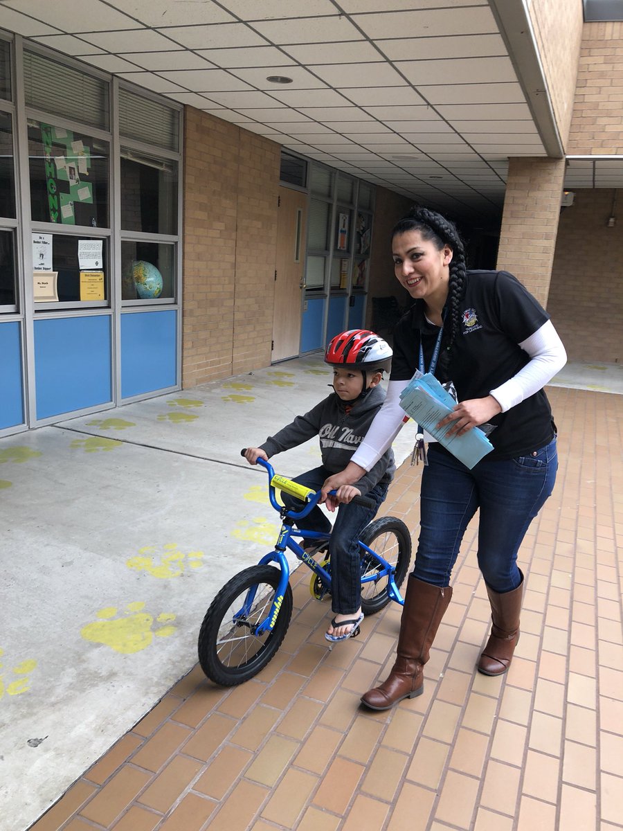 BlackES_AISD's tweet photo. Thank you to our #PHENOMENAL staff for volunteering your time to help make this special day memorable! 🎄❄️⛄️ #CYCLEHouston #BlackAldineISD @AldineISD @aljosephlewis20 https://t.co/w4aQQdbTl4