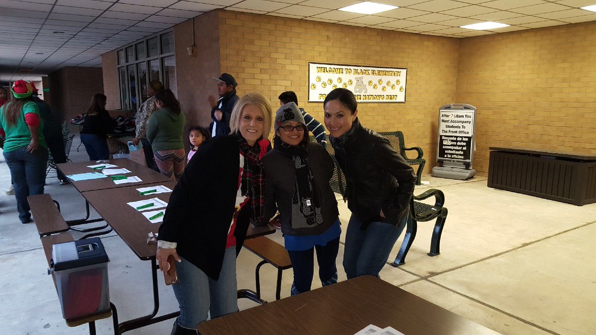 BlackES_AISD's tweet photo. Thank you to our #PHENOMENAL staff for volunteering your time to help make this special day memorable! 🎄❄️⛄️ #CYCLEHouston #BlackAldineISD @AldineISD @aljosephlewis20 https://t.co/w4aQQdbTl4