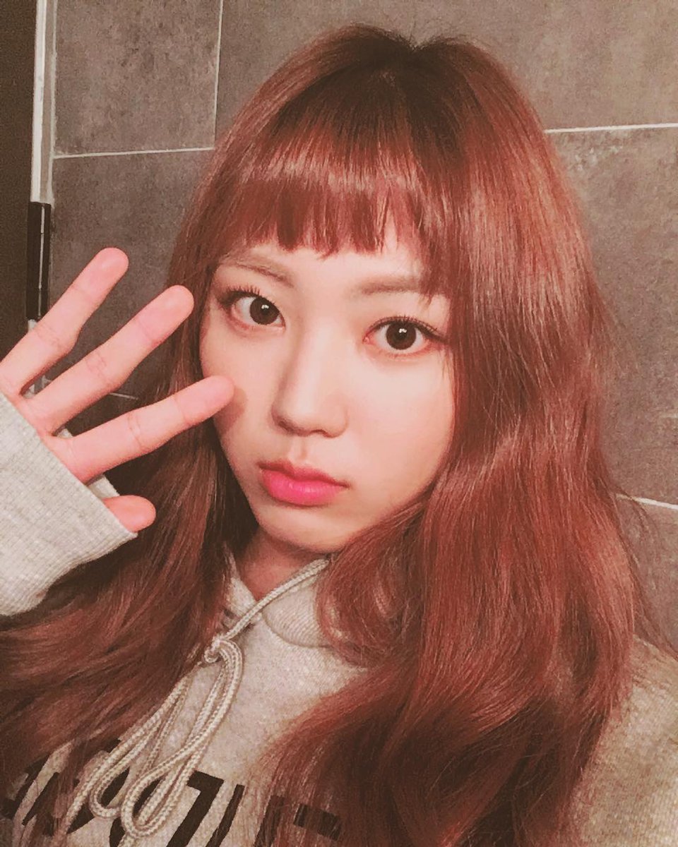 clc_italy's tweet photo. [#Eunbin] Il primo post di Eungjjang è in ritardo, vero!!!!hehehehehe postero tanto!!Posterò spesso!!!!!!!✌️🤘Buona giornata💛💛#CLC #eunbin #clcstagram #eungjjangstagram #bintamin💛 https://t.co/0w118c1qRJ