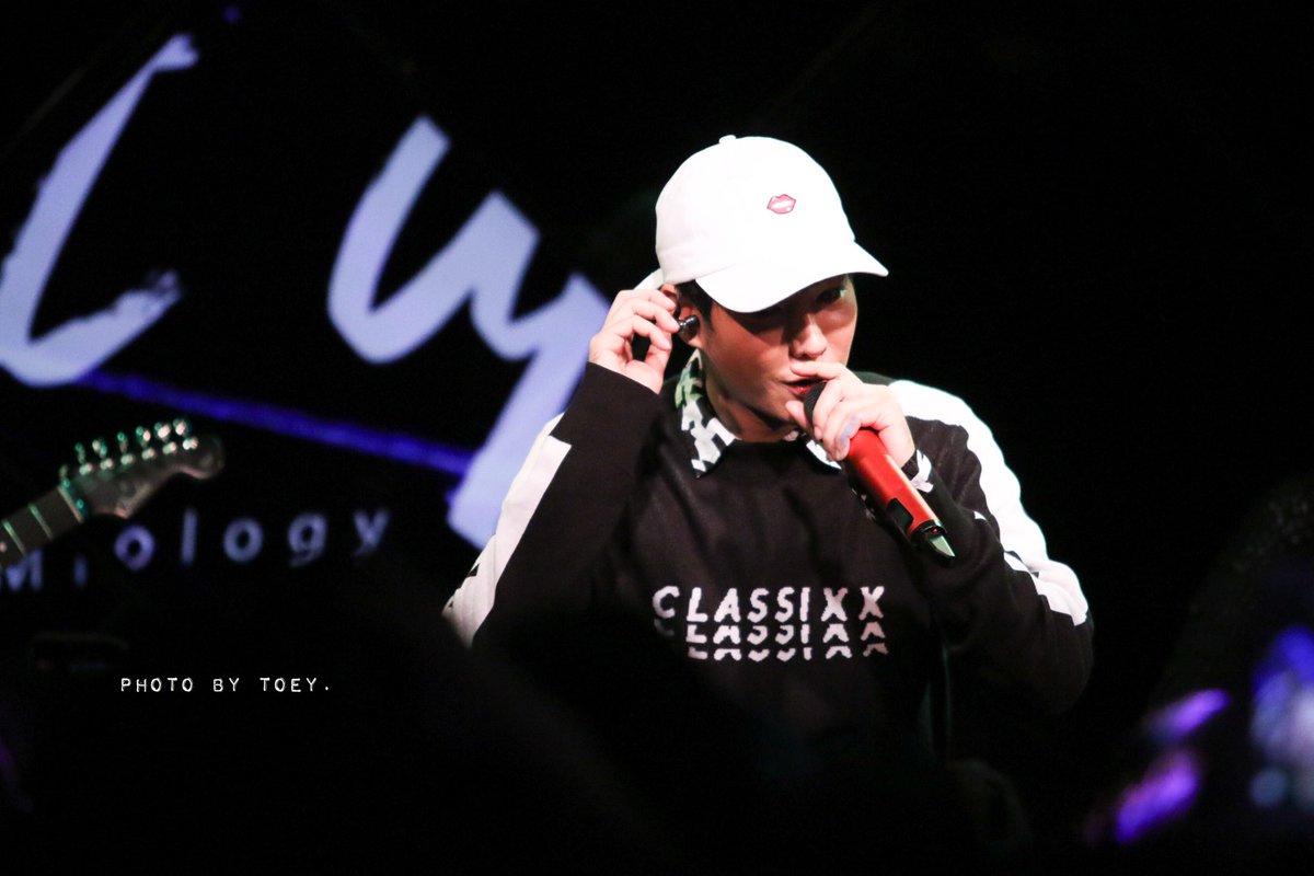 photobytoey's tweet photo. ร้านนี้แสงดียยยยย์ 

#เป๊กผลิตโชค 
#PeckPalitchoke 
#palitgallery 
#ThisIsLove https://t.co/EyvbdUTZpH