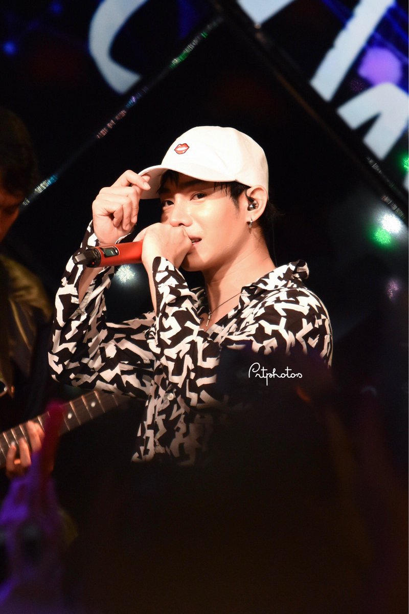 prtphotos_bkk's tweet photo. ป๋าโชคคคคค

#เป๊กผลิตโชค #peckpalit #peckpalitchoke #thisislove #palitgallery https://t.co/puvJmR1OYc