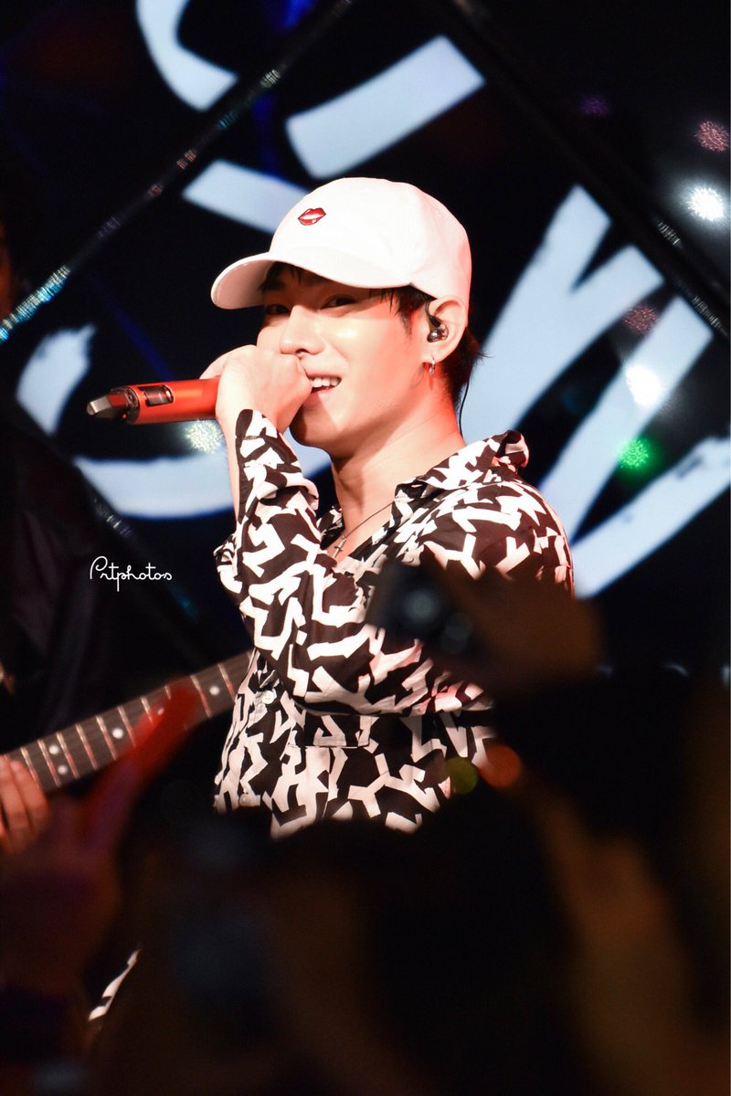 prtphotos_bkk's tweet photo. ป๋าโชคคคคค

#เป๊กผลิตโชค #peckpalit #peckpalitchoke #thisislove #palitgallery https://t.co/puvJmR1OYc