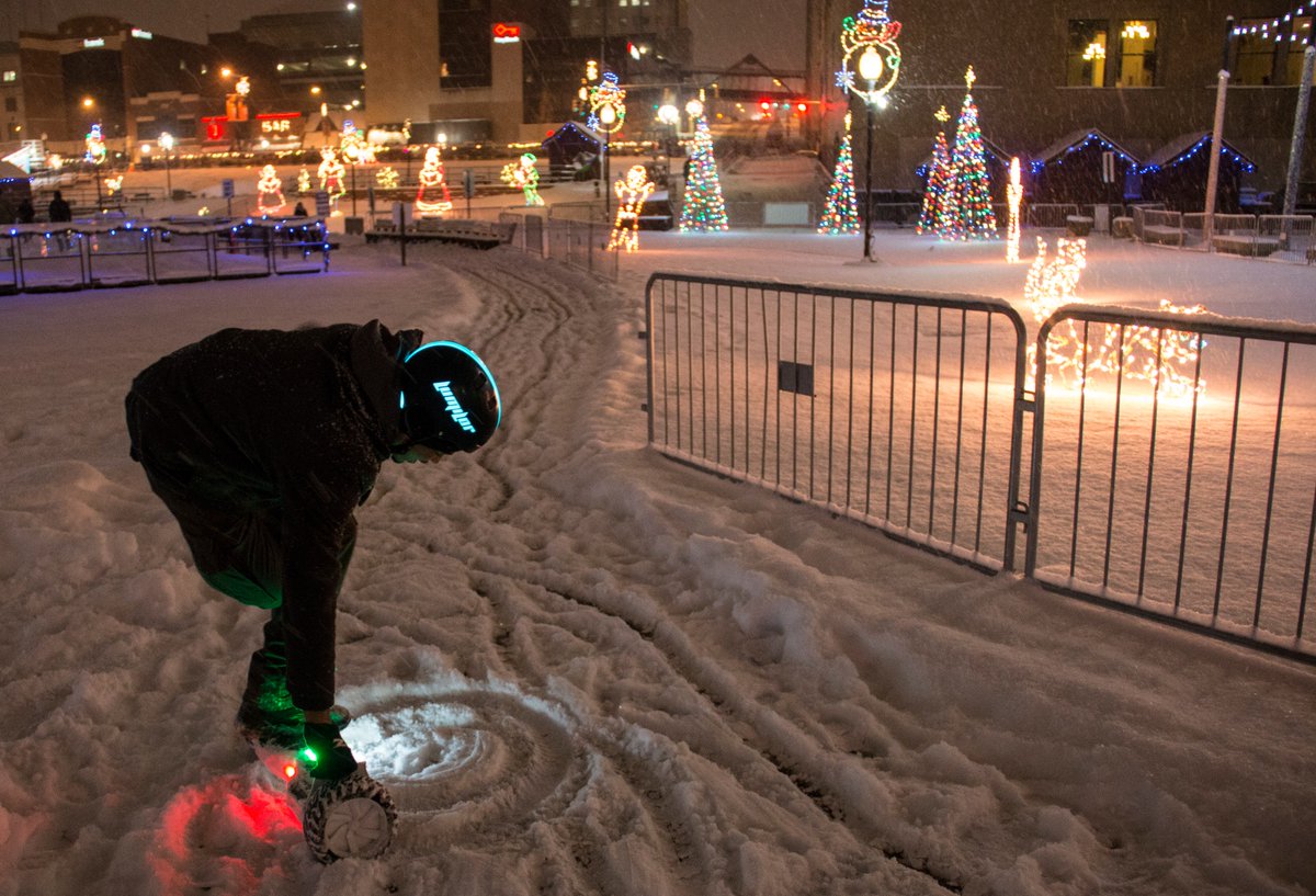 LumiLor's tweet photo. #BeSeen #BeSafe with the #LightEmittingCoating of #LumiLor, it's #Lighttoplayby #Lighttoliveby #Lithelmet on the @Hoverboardking at @Lock3Akron https://t.co/uVf9mKypC8